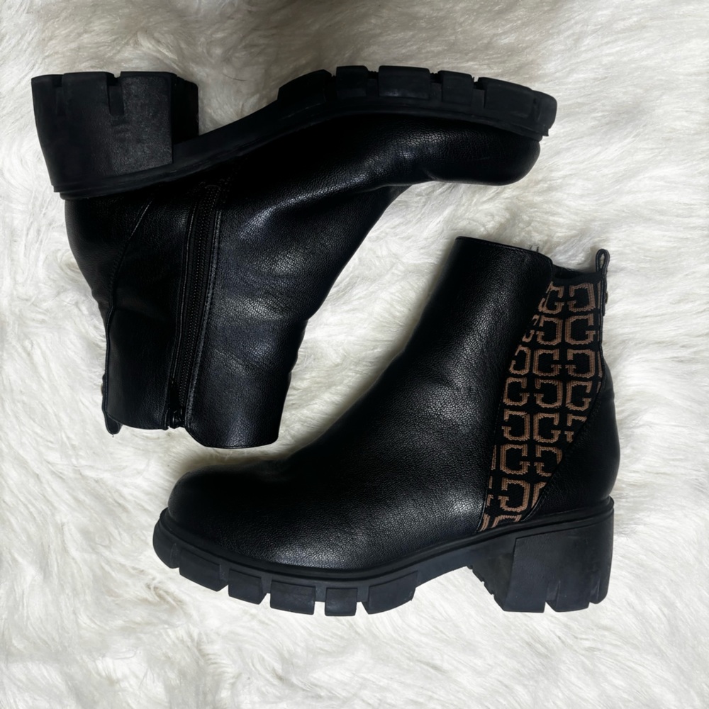 Guess Los Angeles Black Chunky Chelsea Style Ankle Boots size 8.5